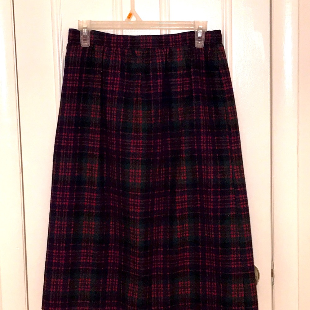 Vintage plaid wool skirt with black lining